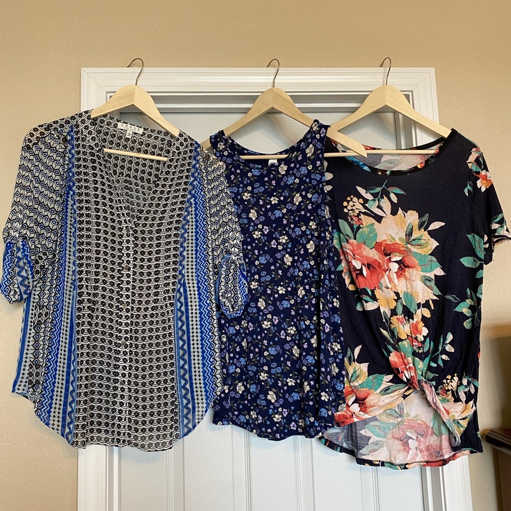 Women’s Size Small Lot of Shirts